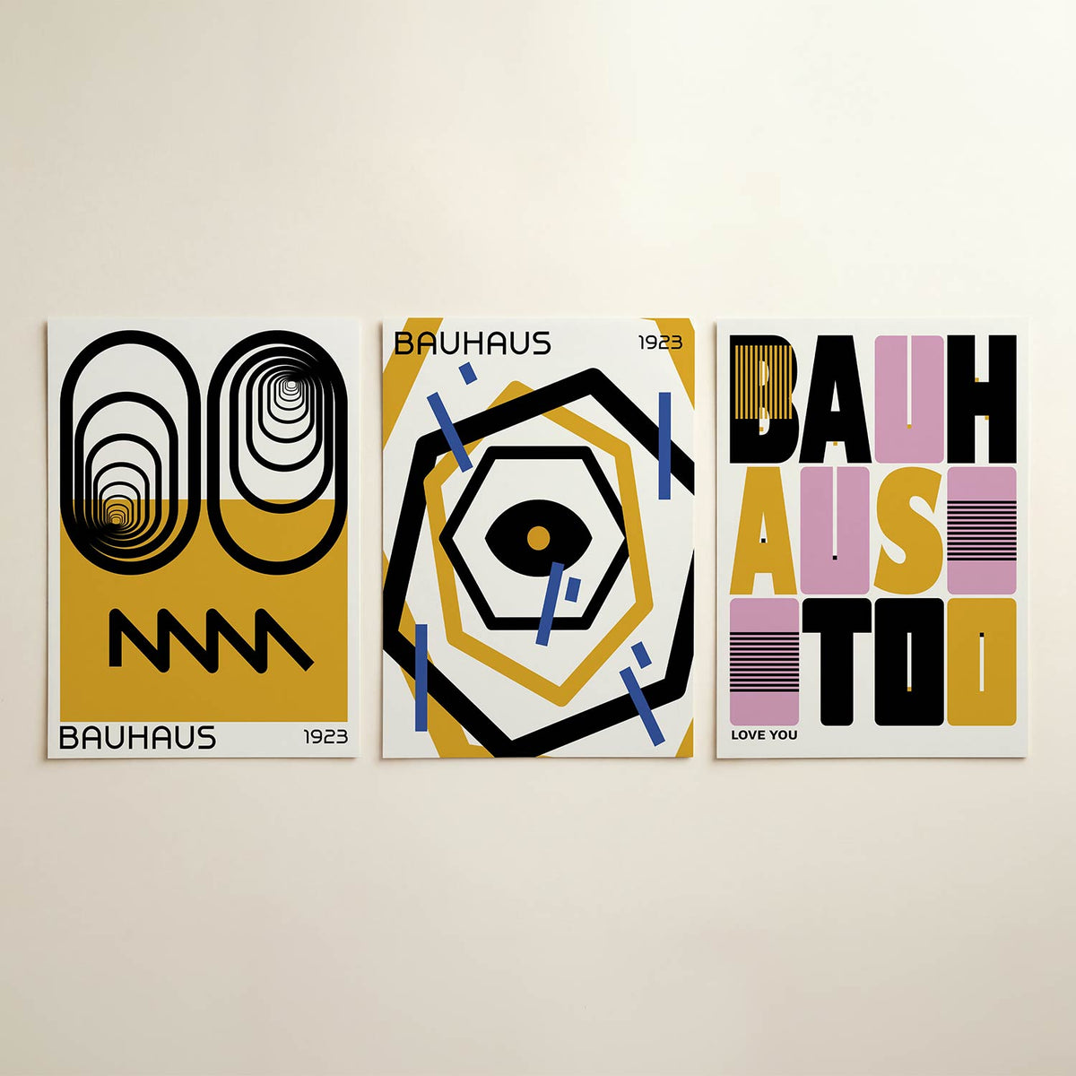 Vorm en diepte posterset – detailweergave – deze posterset in drie delen toont een spel van zwarte lijnen en gele vlakken. De