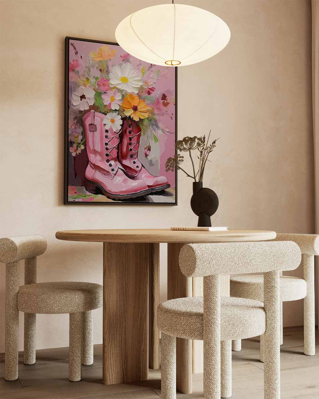 Bloemrijke Laarzen in Roze Tint – canvas wanddecoratie in portret formaat