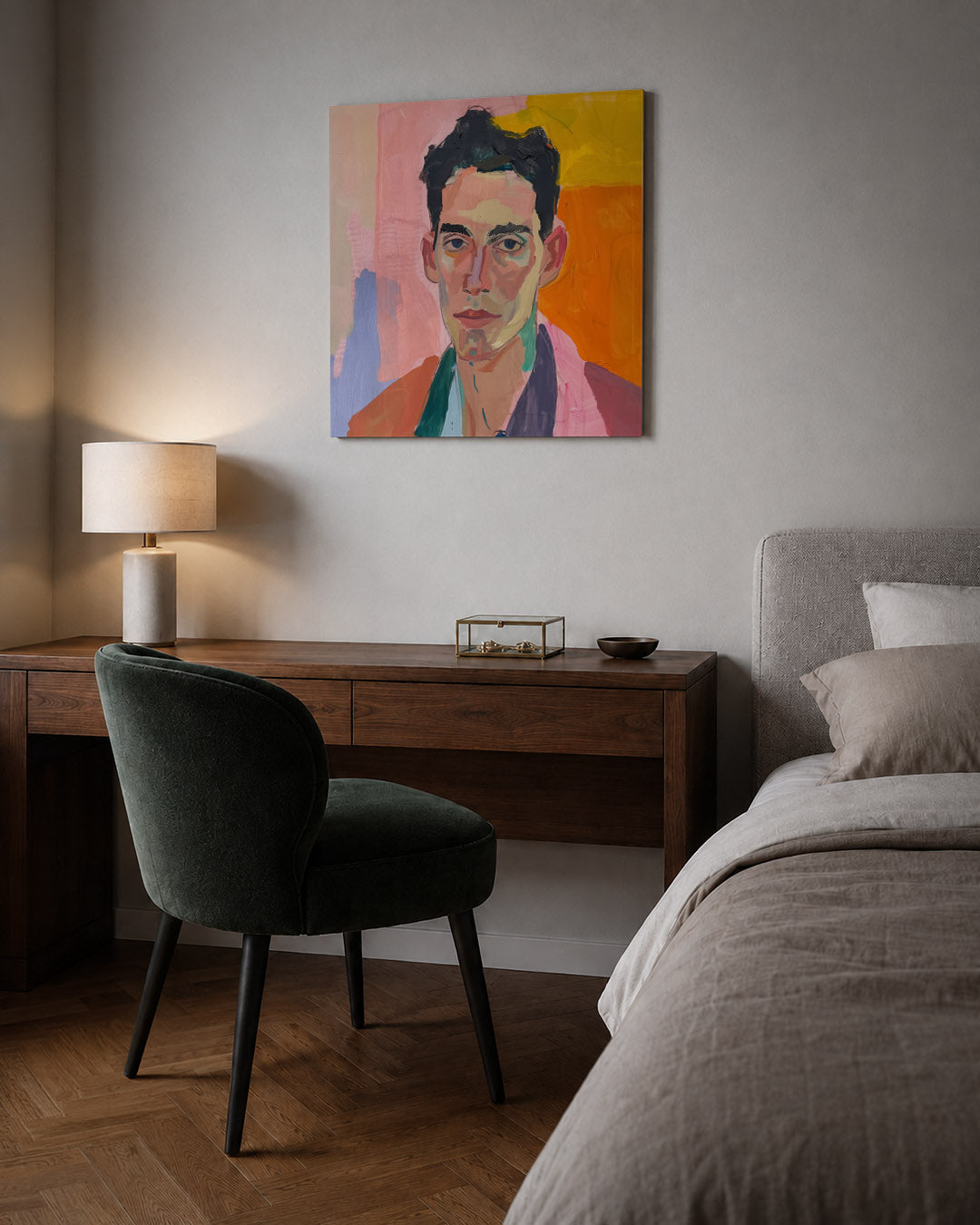 Portretstudie kunstwerk – sfeerbeeld – dit werk toont een portret met gedurfde penseelstreken. De kleurencombinatie van roze