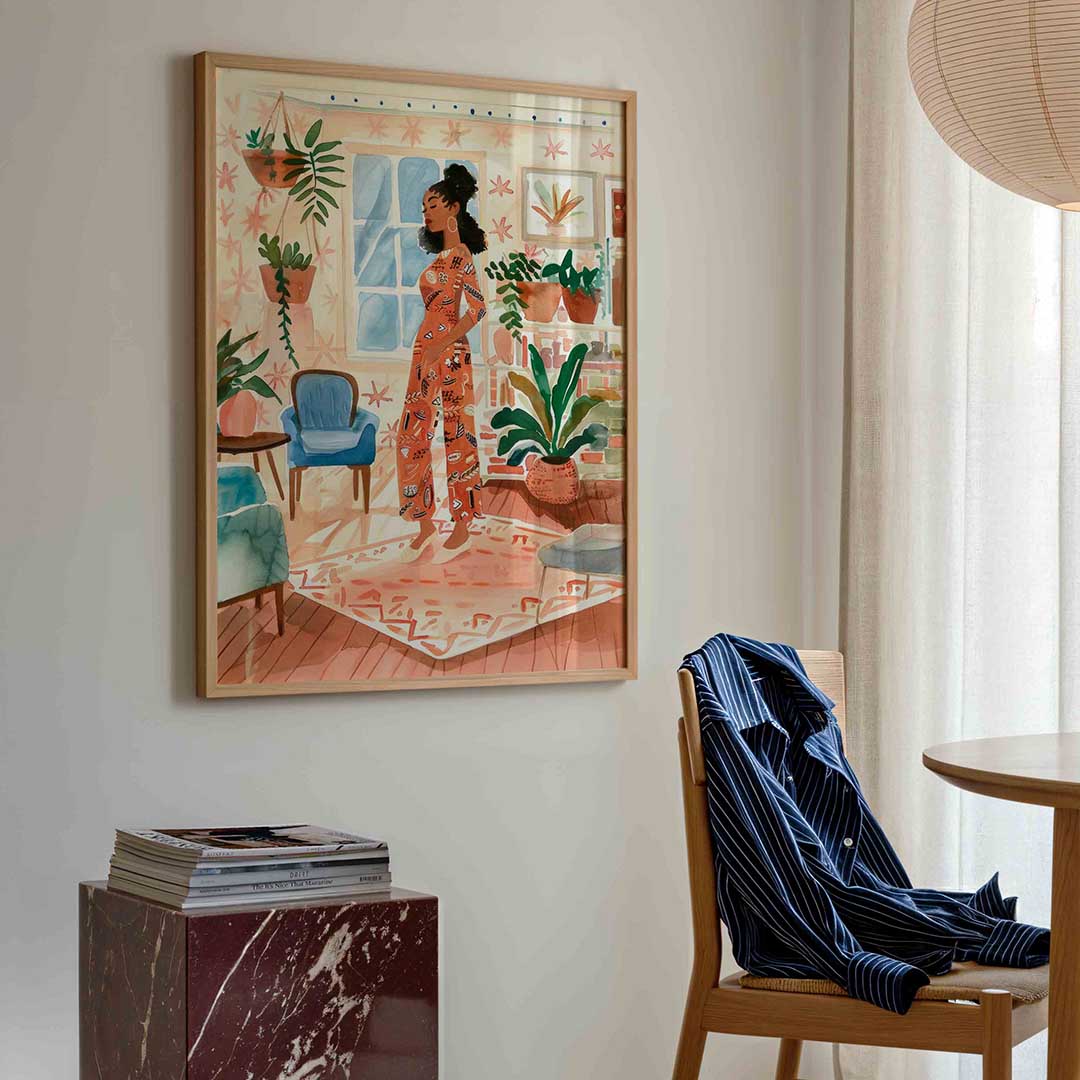 Vrouw in kleurrijke kamer – kleurrijke illustratie poster in staand formaat