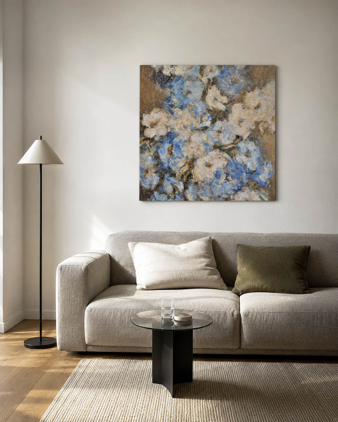 Bloemrijke compositie kunstwerk – vierkante wanddecoratie – dit kunstwerk toont een dynamische mix van blauwe en beige