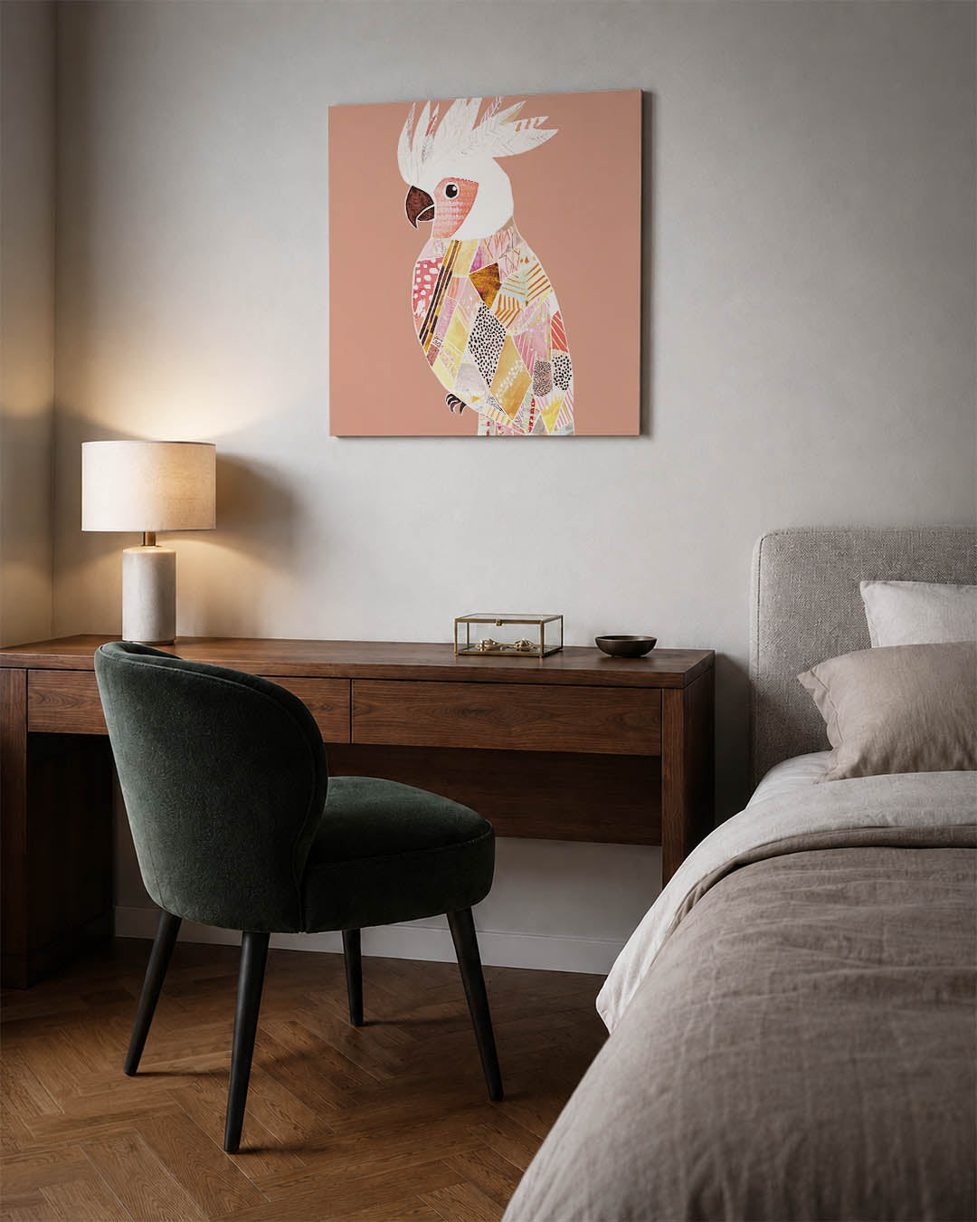 Vrolijke vogel collage kunstwerk – materiaalweergave – dit kunstwerk toont een kleurrijke vogel met een mozaïek van patronen