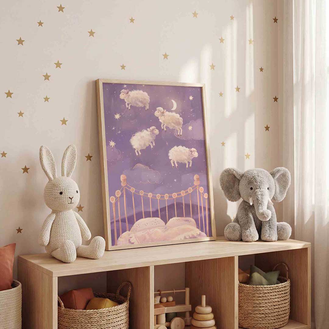 Schapen en bed – staande kinderkamer wanddecoratie van WallArtistic