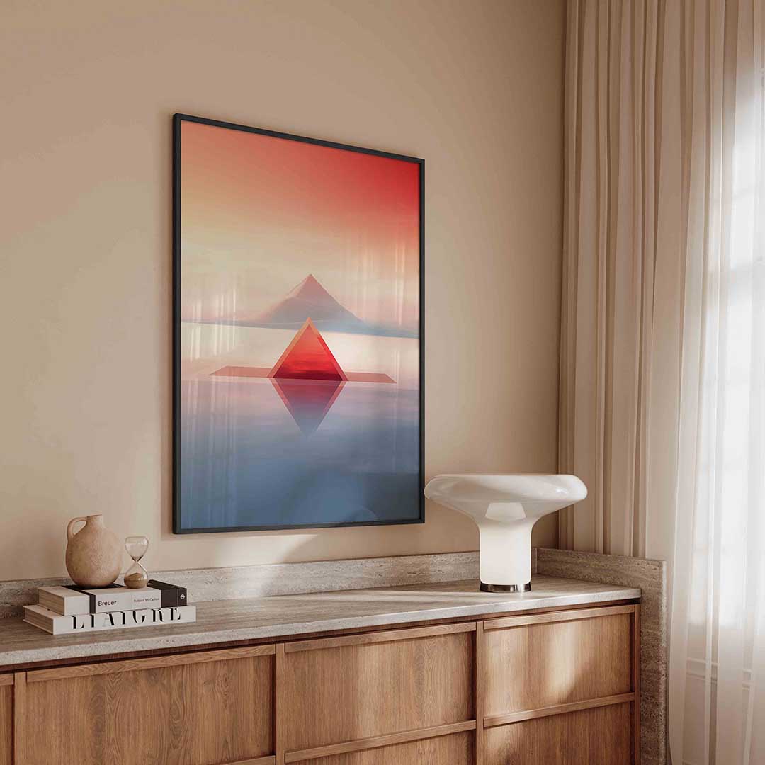 Piramide en berg – surreal poster in staand formaat