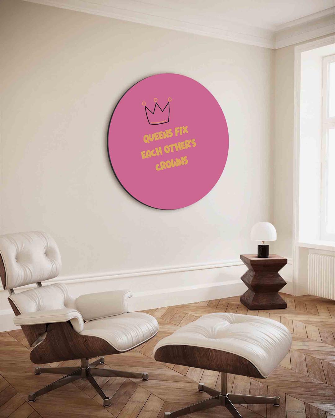Kroon en tekst – moderne ronde wanddecoratie van WallArtistic