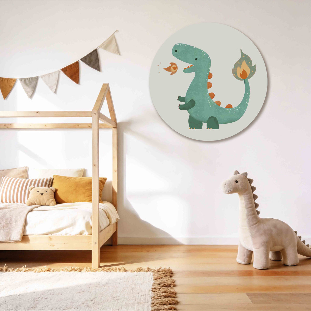 Groene dinosaurus Muurcirkel – tweede productweergave – Een groene dinosaurus met oranje stekels en een vlam op de staart.