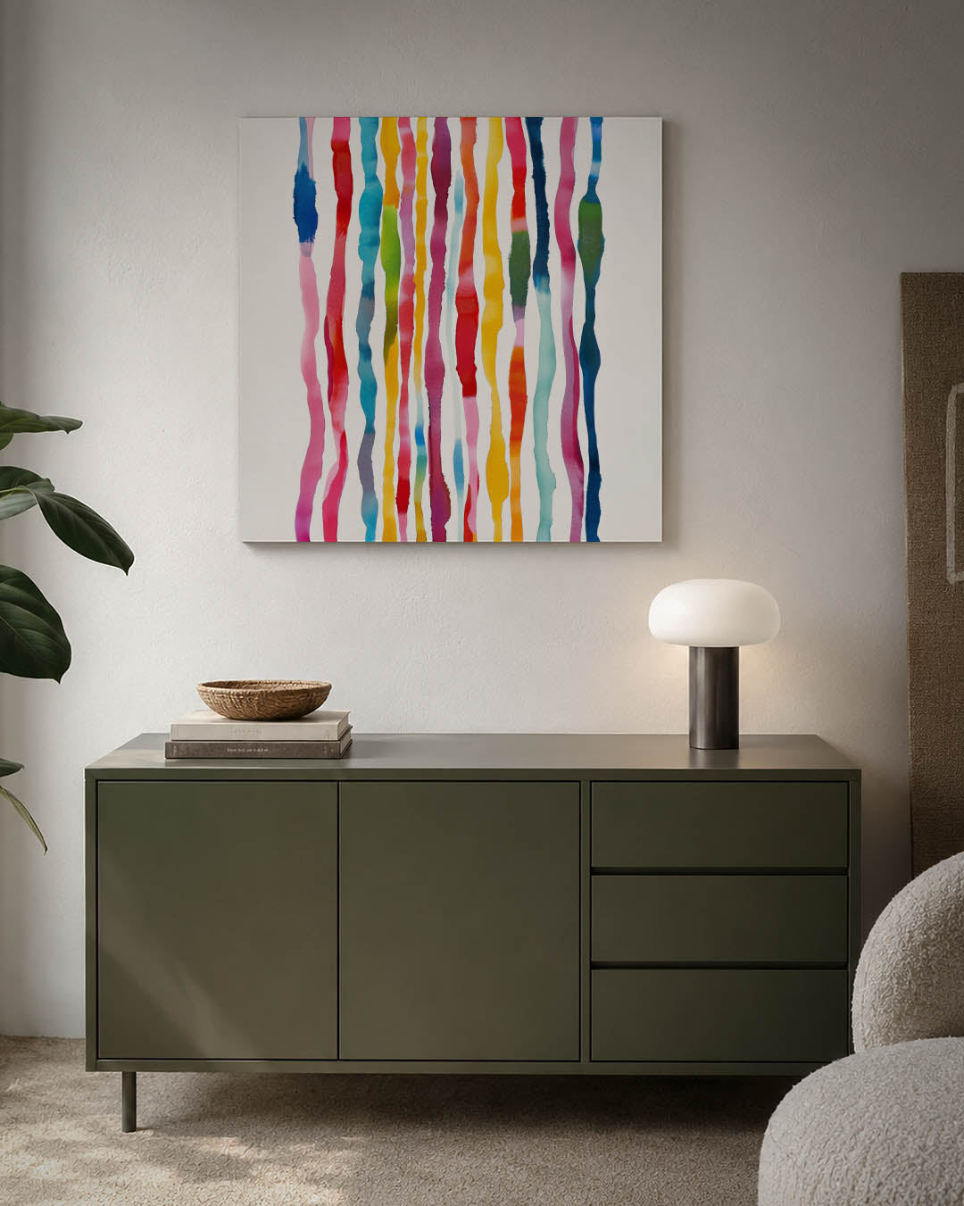 Kleurrijke lijnen kunstwerk – detailweergave – dit werk toont golvende verticale lijnen in diverse kleuren, die een levendige