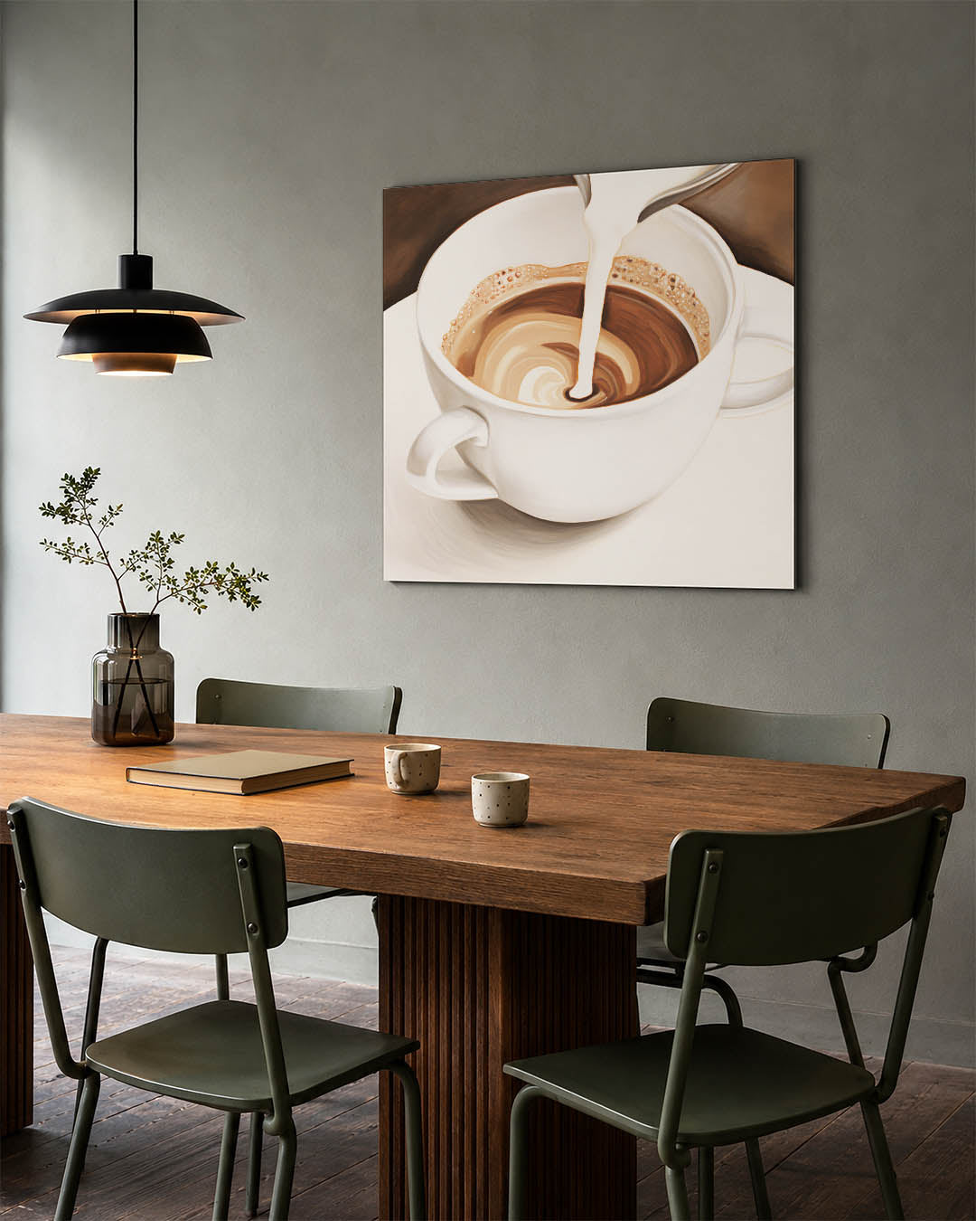 Koffiemoment kunstwerk – tweede productweergave – dit werk toont een kop koffie waarin melk wordt gegoten, met vloeiende