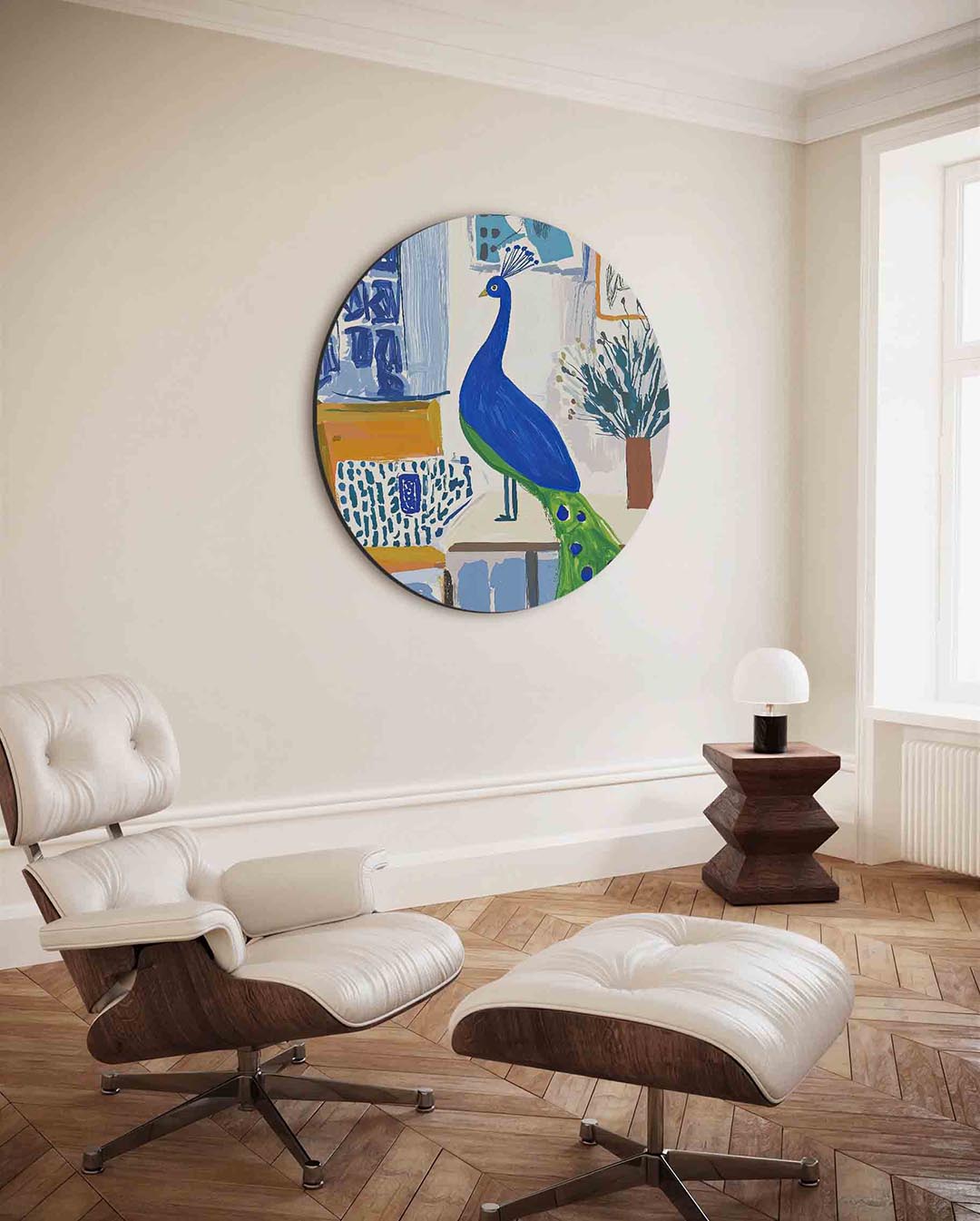 Pauw met blauwe veren – kleurrijke ronde wanddecoratie van WallArtistic