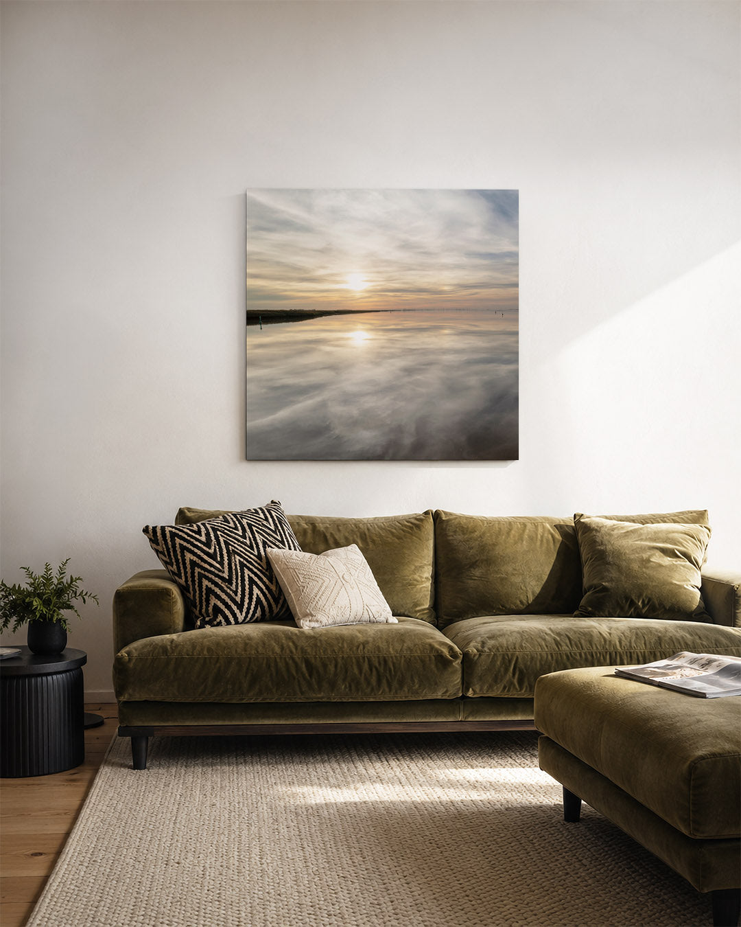 Rustige zonsondergang kunstwerk – derde productweergave – deze kunstwerk toont een zonsondergang boven een spiegelglad meer