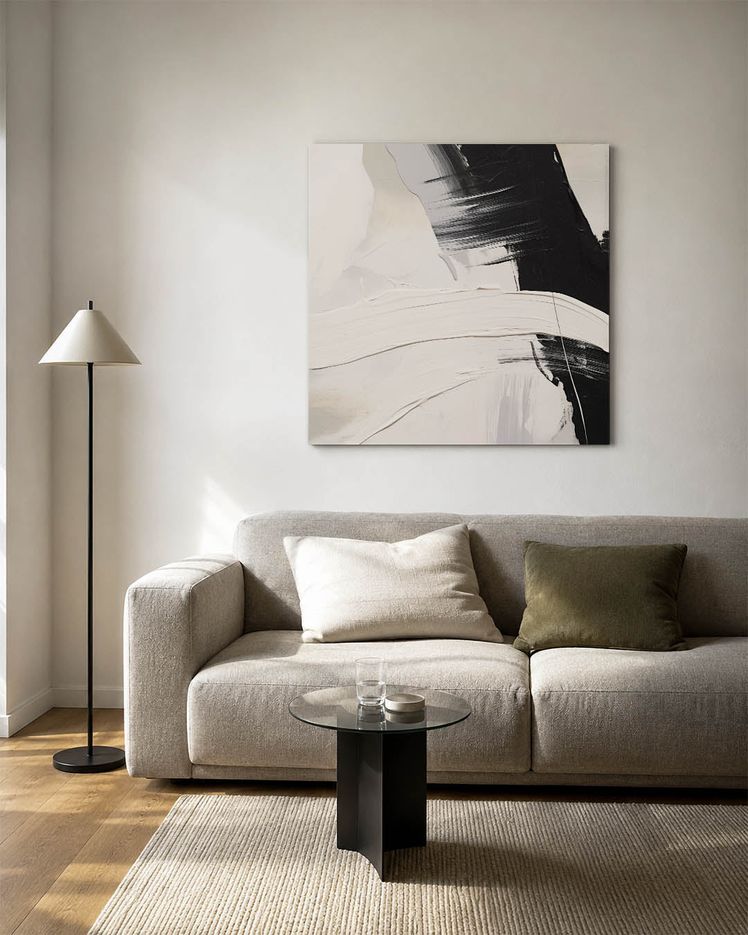 Penseelstreken kunstwerk – vierkante wanddecoratie – dit werk toont krachtige penseelstreken in zwart en wit, met vloeiende