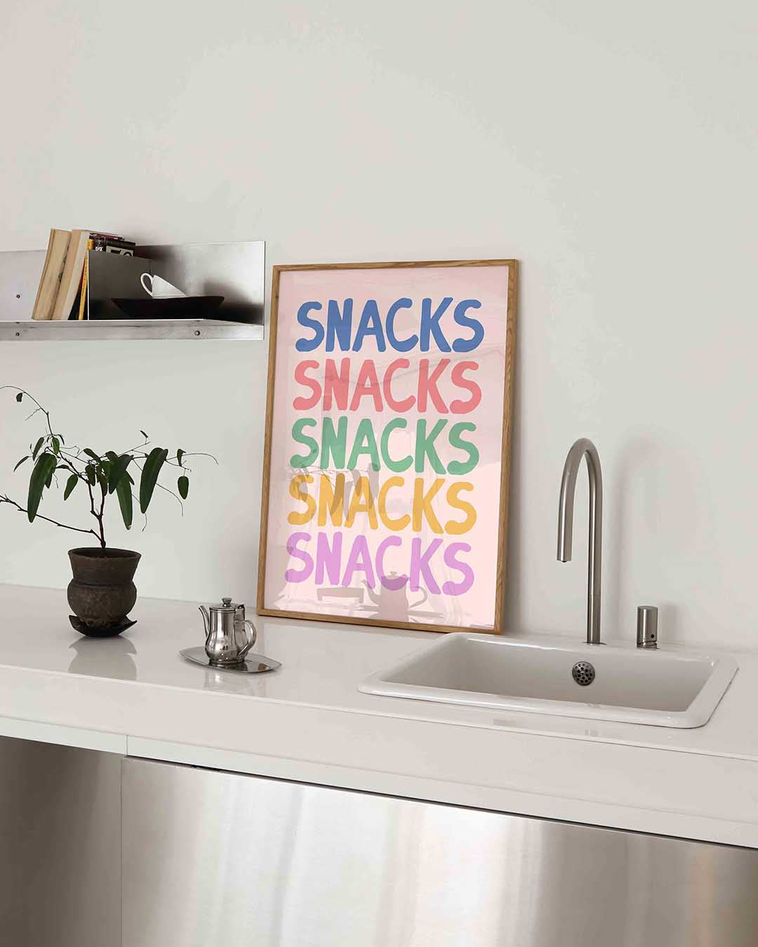 Snacks herhalende tekst – keukenposter in staand formaat