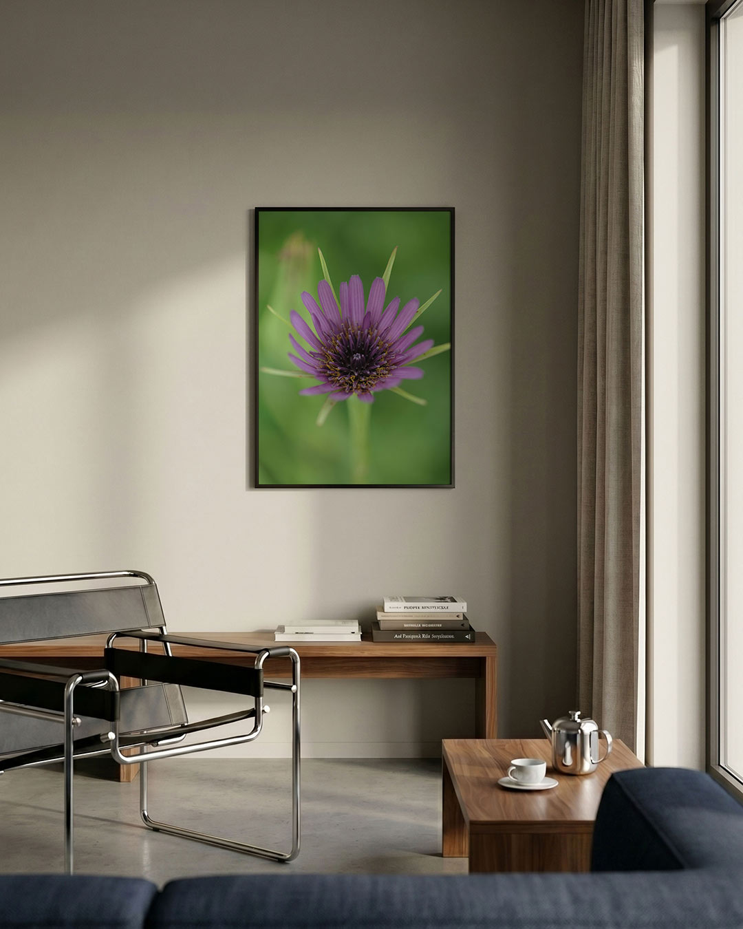 Paarse bloem close up poster – detailweergave – deze poster toont een gedetailleerde close-up van een paarse bloem tegen een