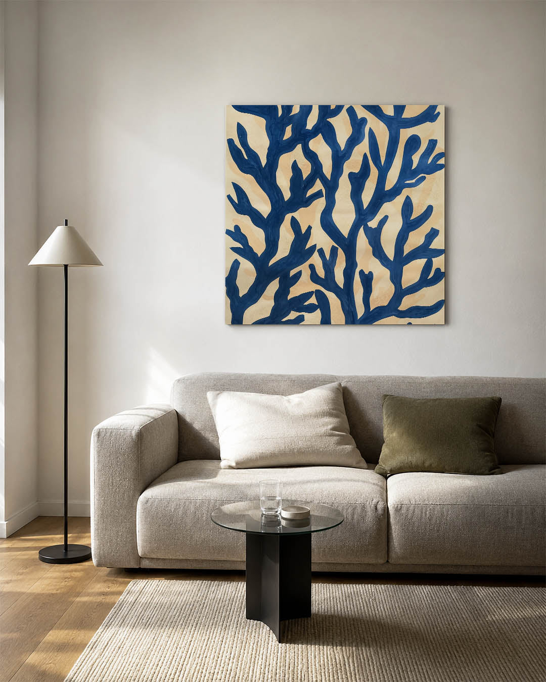 Organische blauwe vormen kunstwerk – vierkante wanddecoratie – dit werk toont een patroon van blauwe, organische vormen tegen