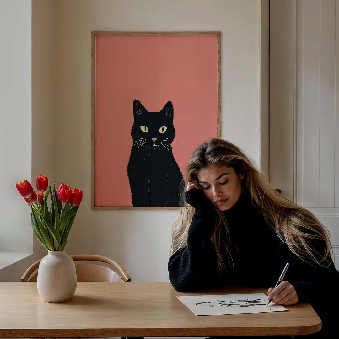 Schattige Kat op Roze Achtergrond – staande muurposter met dierenthema