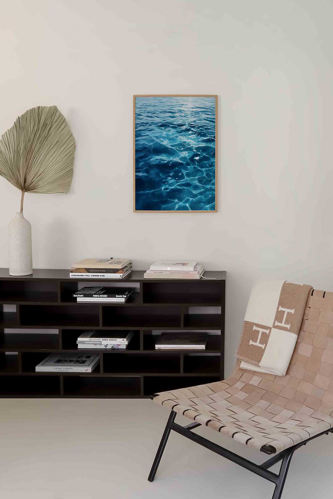 Blauwe zee – natuur poster in staand formaat