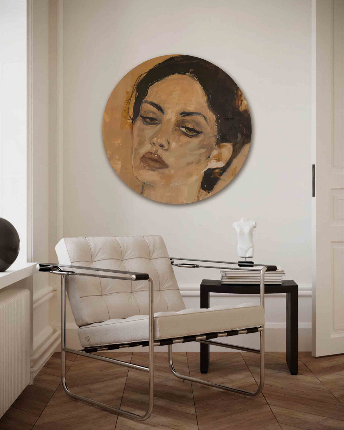 Portret van vrouw – kleurrijke muurcirkel als ronde wanddecoratie