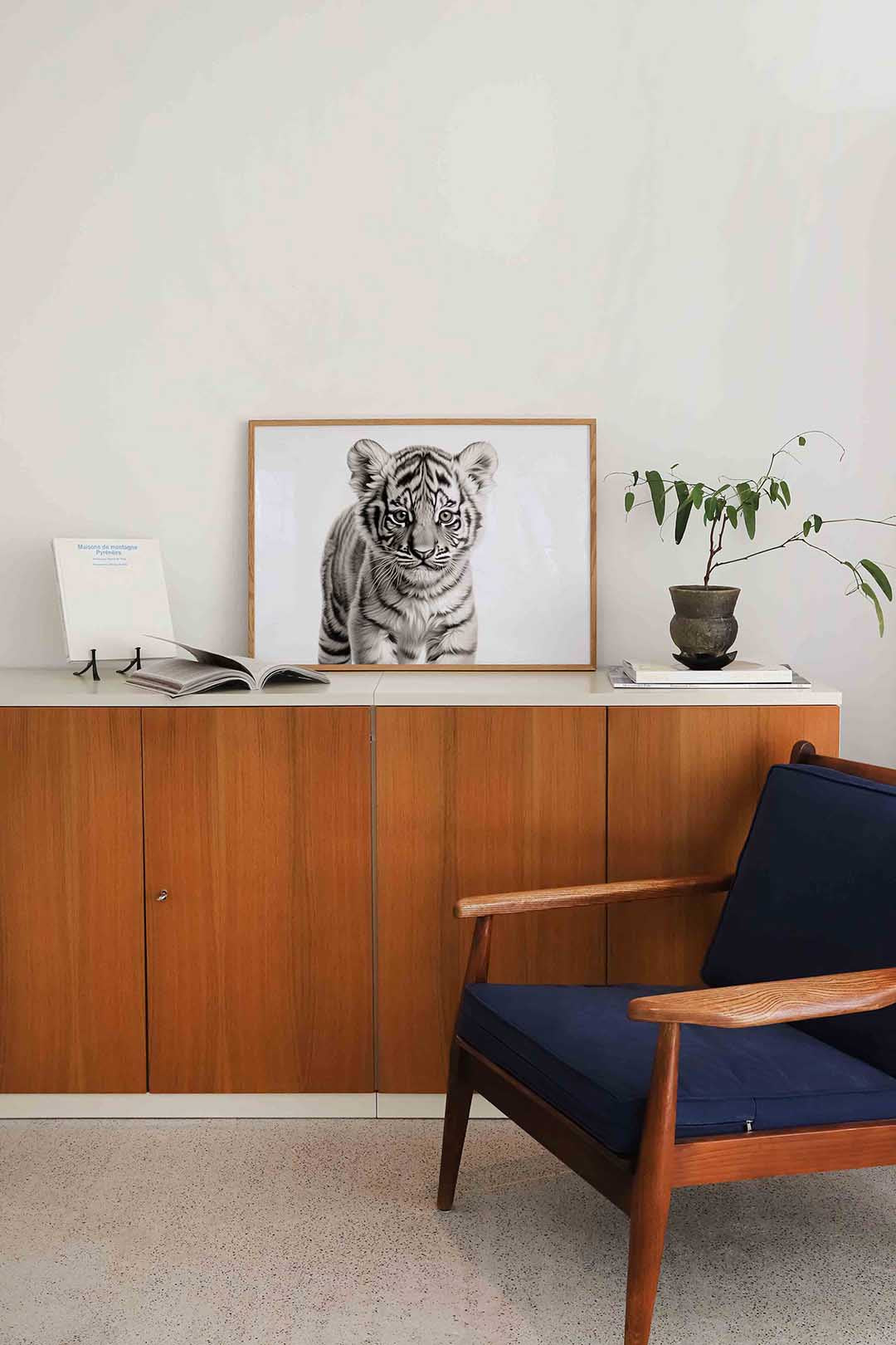 Tijgerwelp – liggende dieren wanddecoratie van WallArtistic