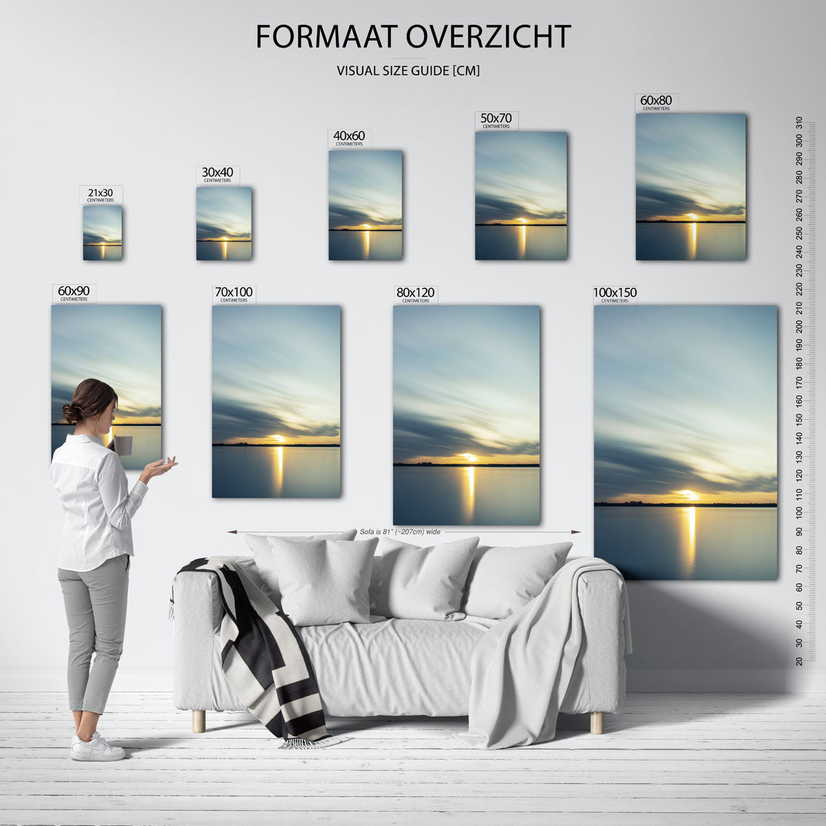 Zonsondergang reflectie poster – sfeerbeeld – deze poster toont een serene zonsondergang boven een kalm meer. De lucht is