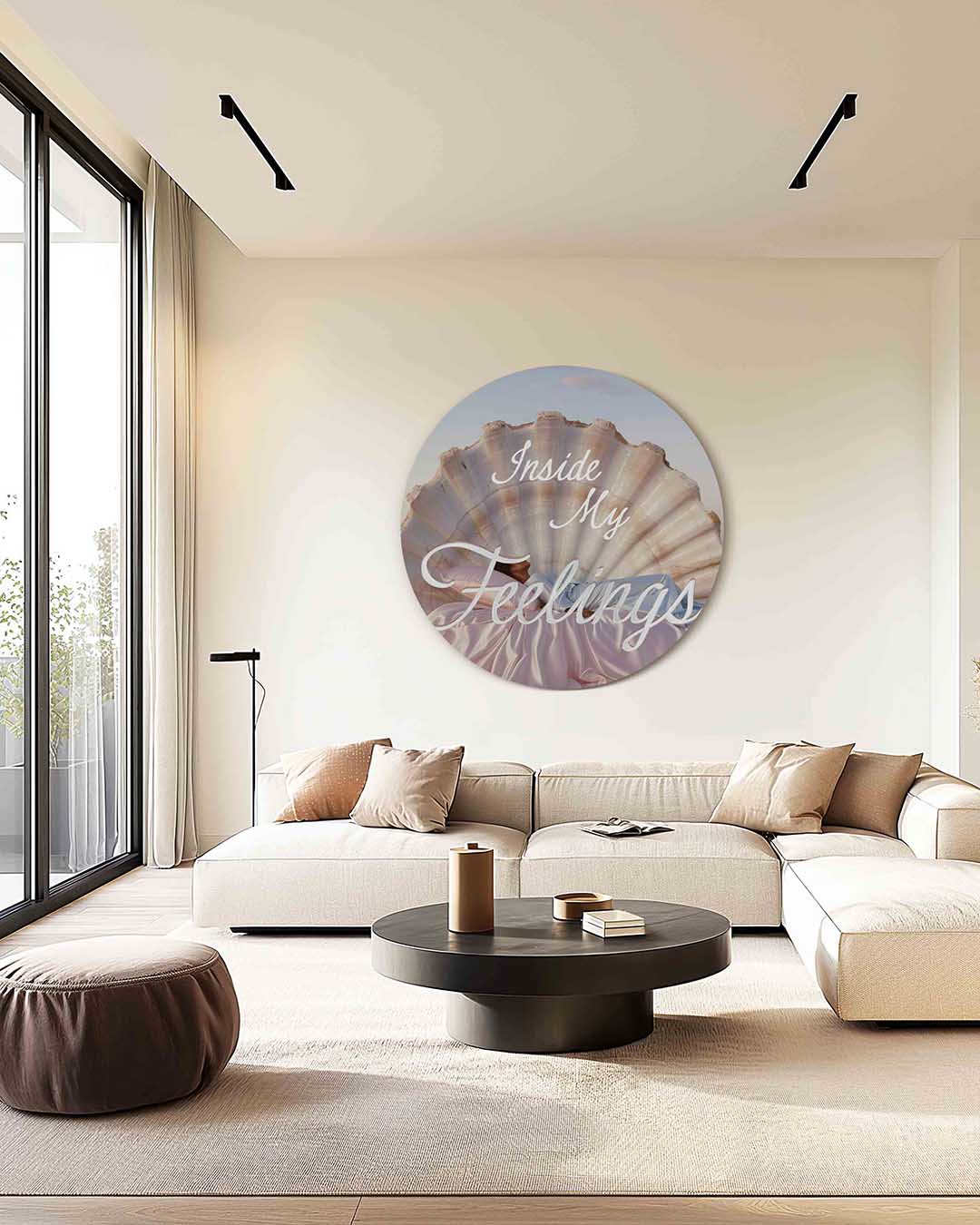 Schelp en tekst – kleurrijke muurcirkel als ronde wanddecoratie