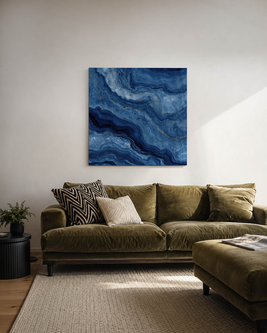Golvende blauwe patronen kunstwerk – derde productweergave – dit werk toont vloeiende, golvende lijnen in verschillende