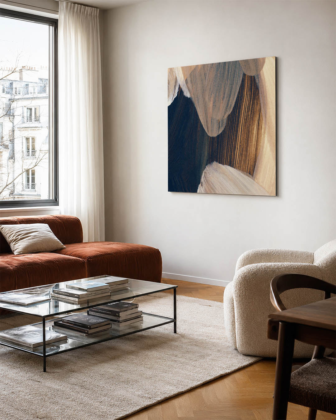 Organische borstels kunstwerk – vierkante wanddecoratie – dit werk toont vloeiende penseelstreken in beige en bruin, met