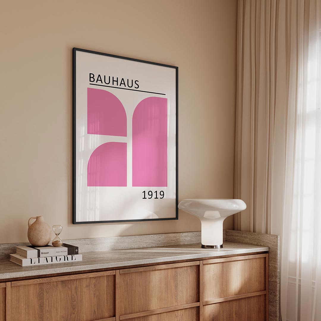 Roze vlakverdeling – geometrische Bauhaus poster in staand formaat