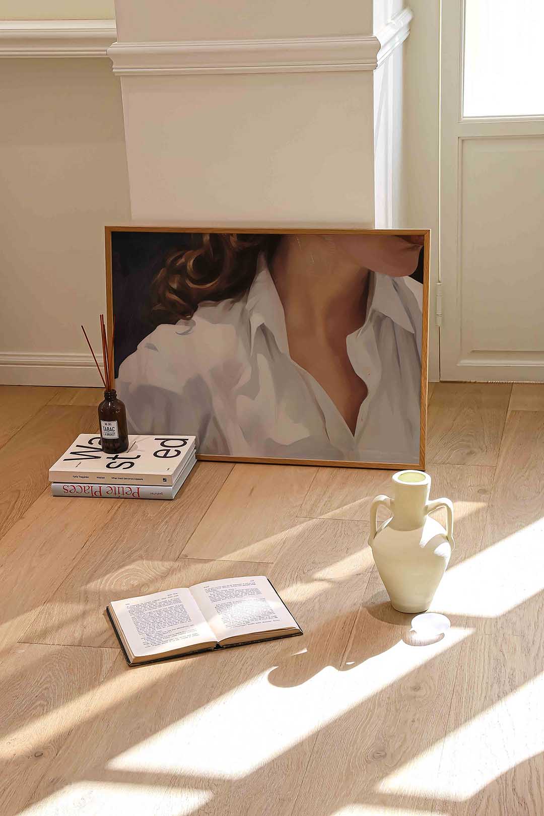 Witte blouse en krullend haar – liggende portret wanddecoratie van WallArtistic