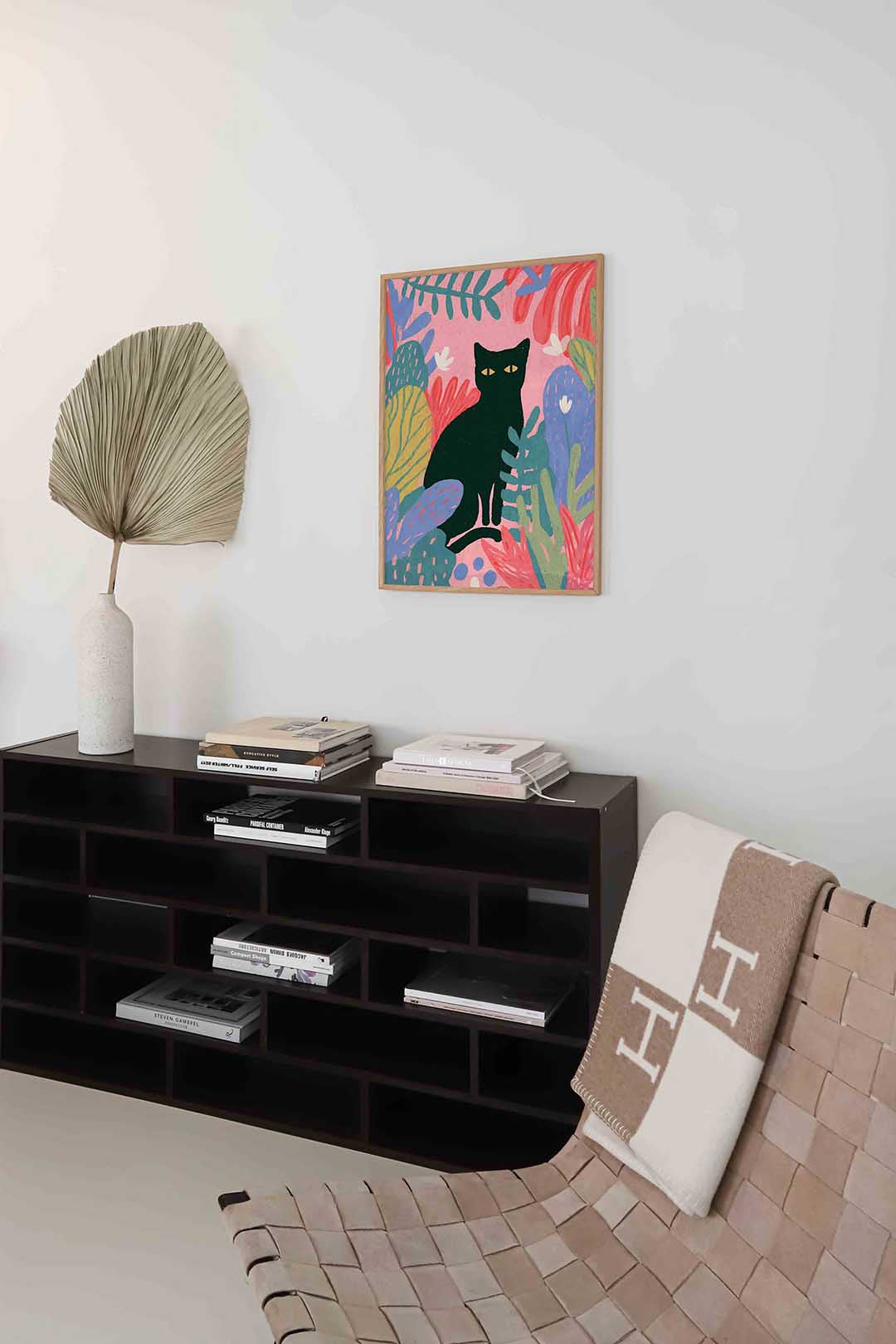 Zwarte kat en bladeren – staande kleurrijke abstracte wanddecoratie van WallArtistic