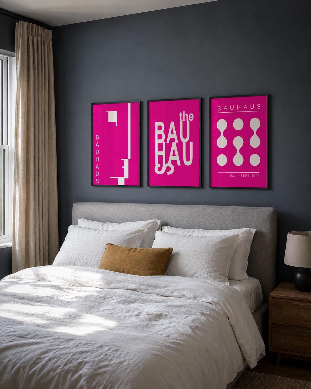 Kleur en lijnenspel posterset – detailweergave – deze posterset in drie delen toont een levendig roze vlak met witte