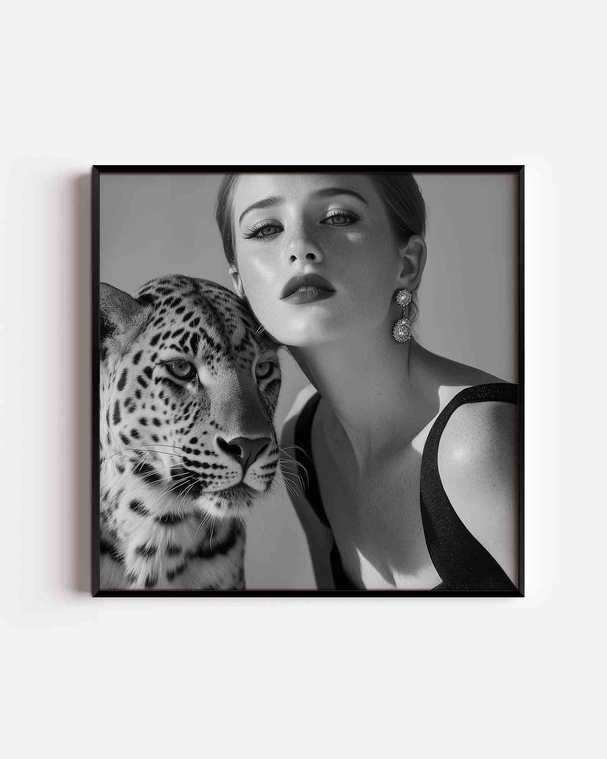 Vrouw en luipaard – Pop Art vierkante poster als wanddecoratie