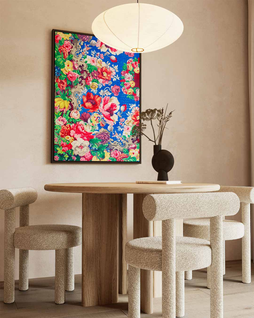 Bloemenpracht op Blauw – modern portret kunstwerk van WallArtistic