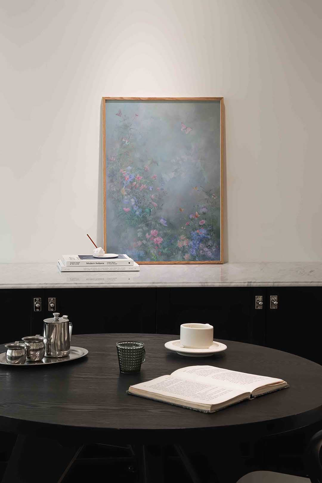 Bloemen en vlinders – abstracte poster in staand formaat