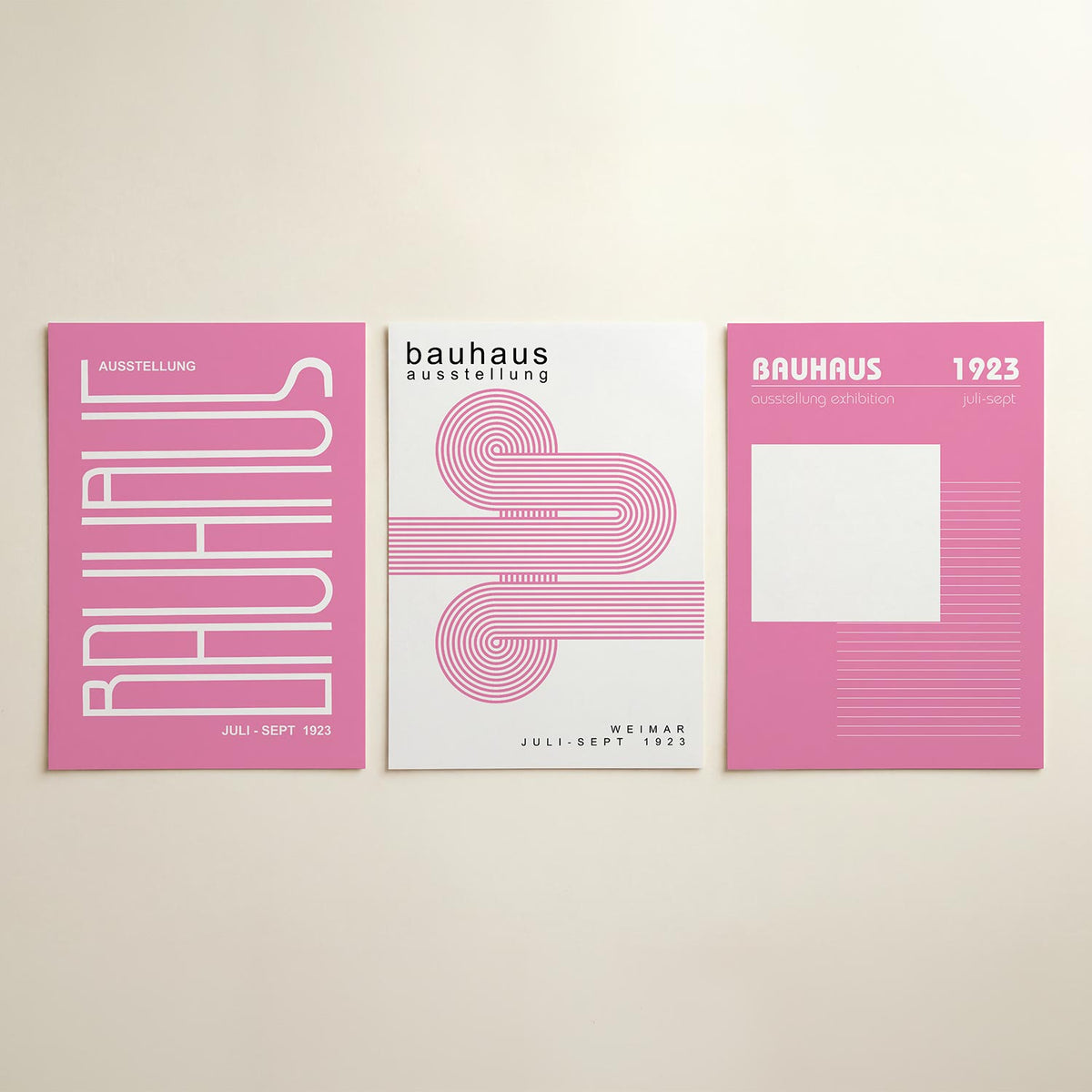 Lijnen en kleurvlakken posterset – detailweergave – deze poster toont een speels lijnenspel in wit op een roze achtergrond.