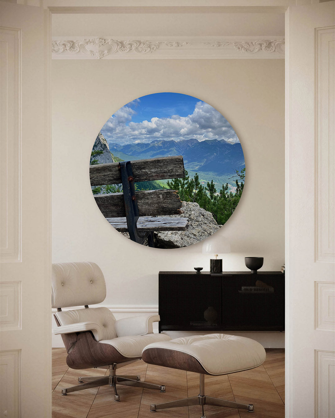 Berglandschap met bank – fotografische muurcirkel voor aan de muur