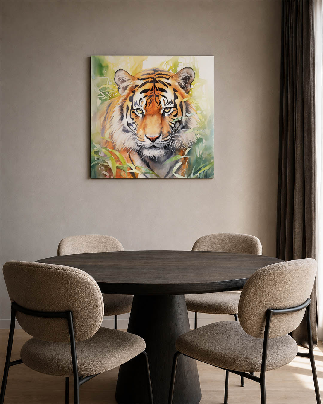 Tijger in jungle kunstwerk – derde productweergave – dit werk toont een tijger te midden van groene bladeren. De levendige