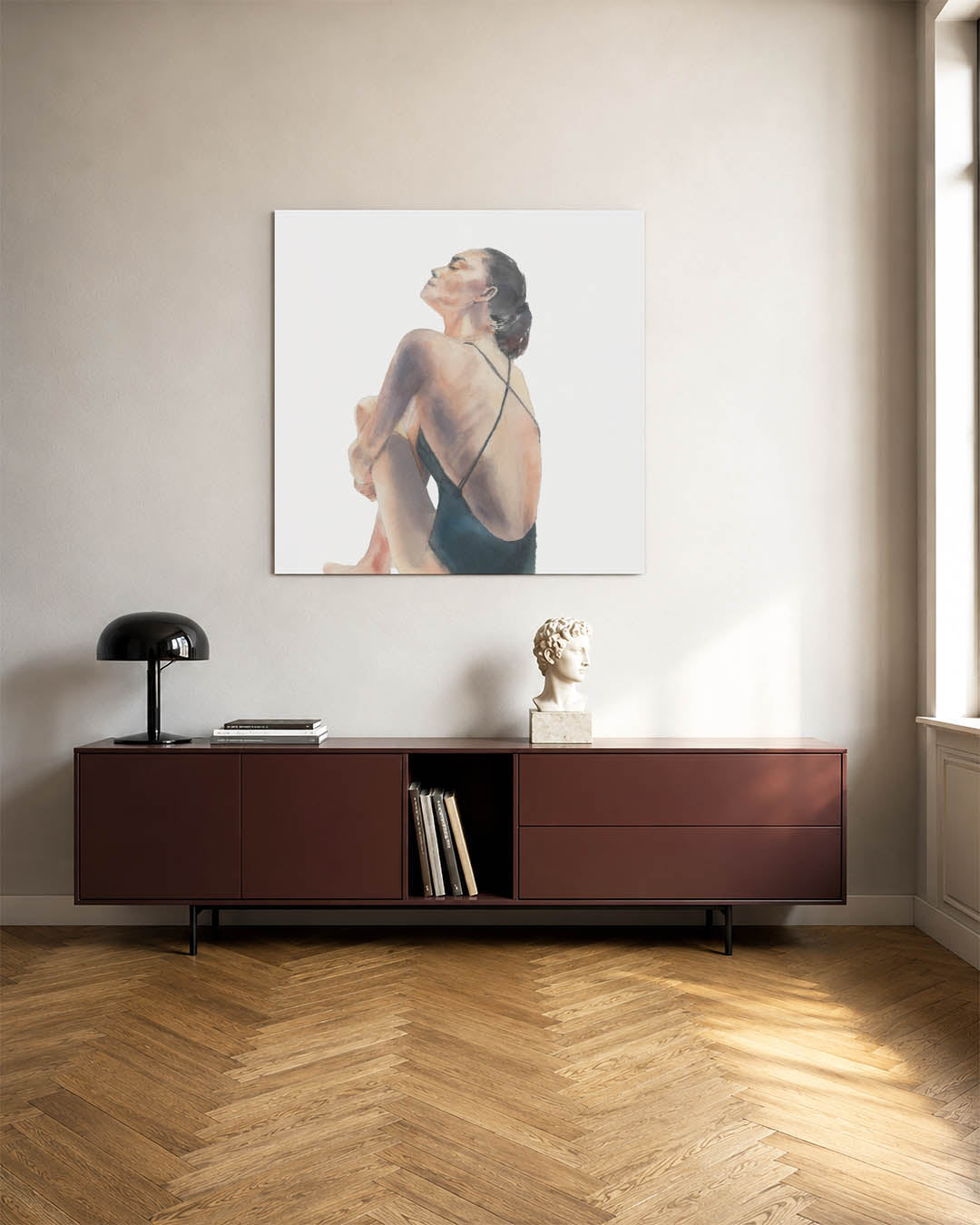 Zittende vrouw kunstwerk – tweede productweergave – dit kunstwerk toont een zittende vrouw in een ontspannen houding. De