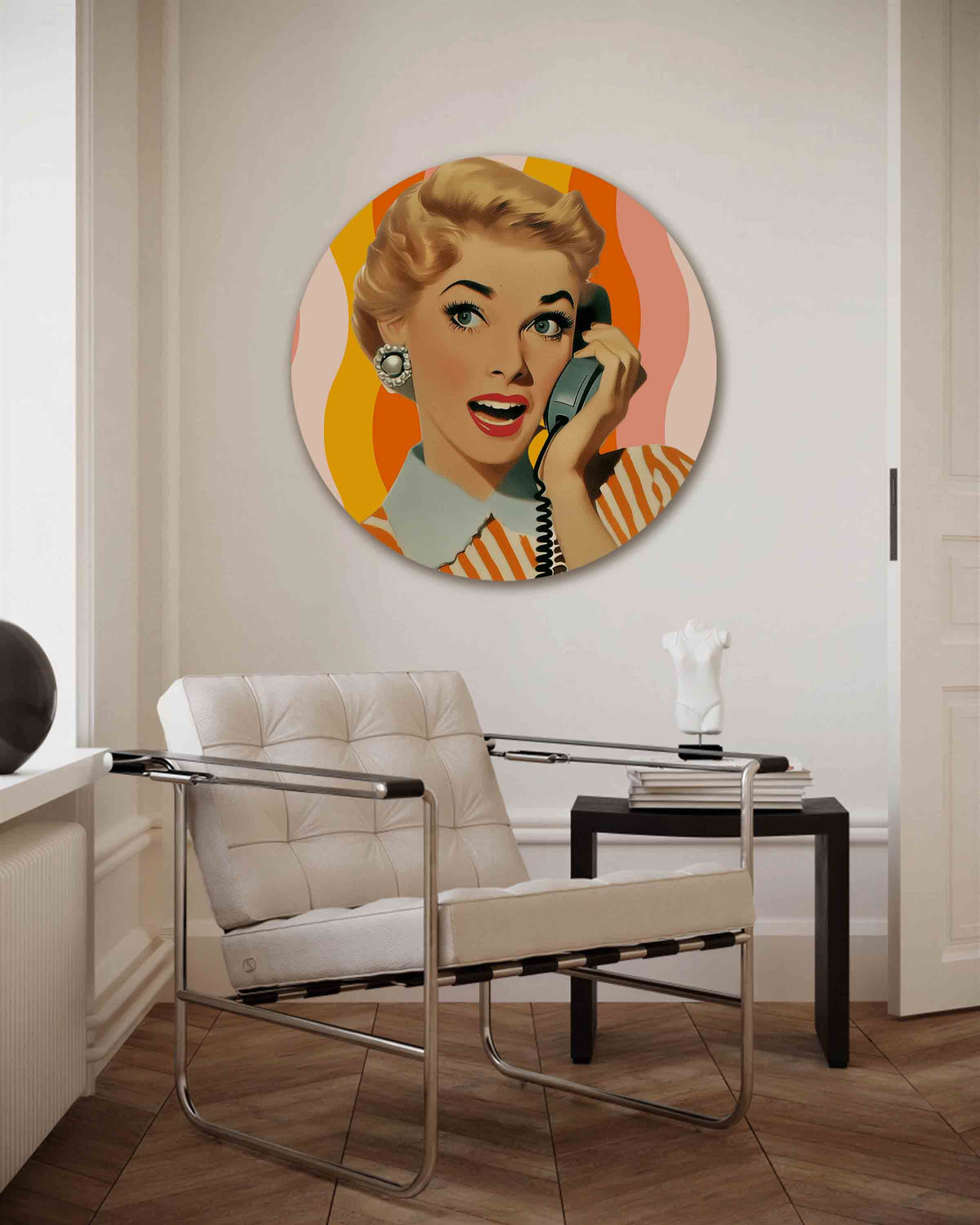Vrouw met telefoon – Pop Art muurcirkel als ronde wanddecoratie