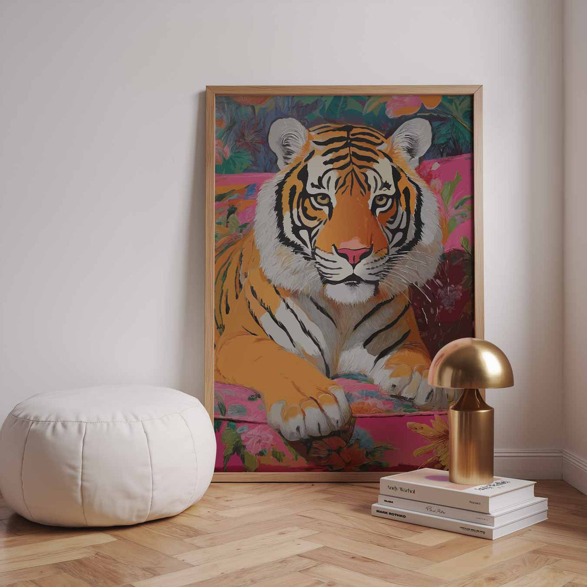 Kleurrijke Tijger op Bloemenbank – dieren poster in staand formaat