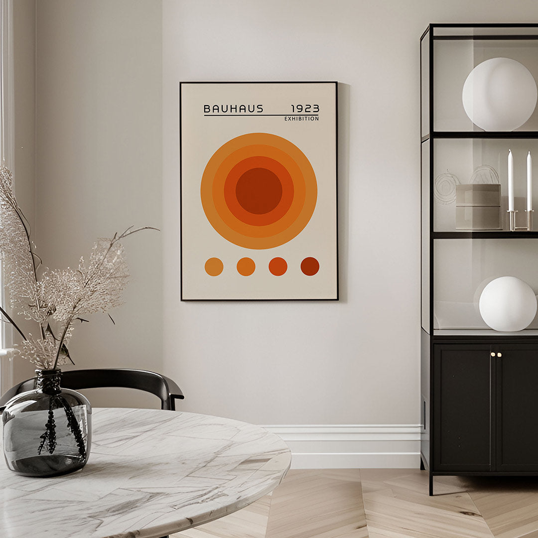 Cirkelvormen en kleur – geometrische Bauhaus poster in staand formaat