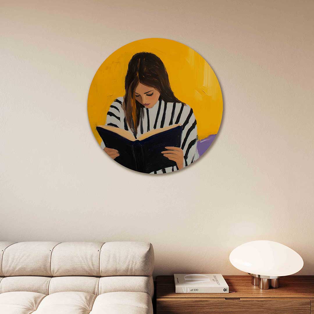 Lezende vrouw – moderne abstracte muurcirkel voor aan de muur