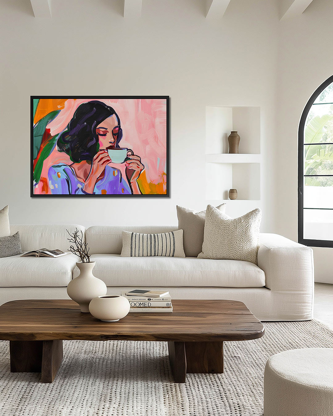 Vrouw met koffiekop – wanddecoratie in interieur