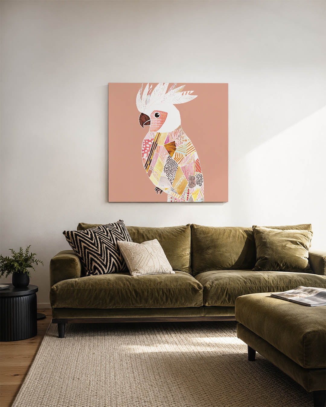 Vrolijke vogel collage kunstwerk – sfeerbeeld – dit kunstwerk toont een kleurrijke vogel met een mozaïek van patronen en