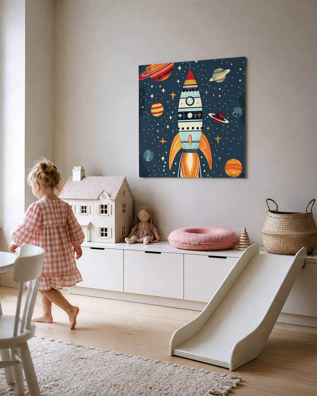 Ruimtevaart kunstwerk – tweede productweergave – dit werk toont een kleurrijke raket omringd door planeten en sterren. De