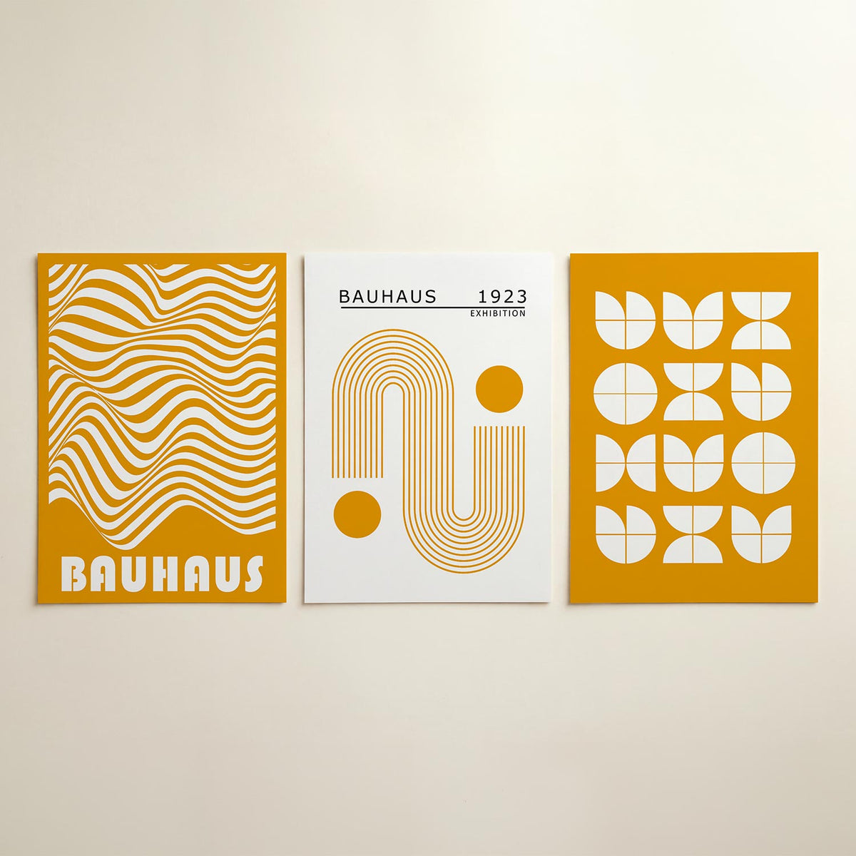 Golvend lijnenspel posterset – detailweergave – deze posterset in drie delen toont een dynamisch spel van golvende lijnen in