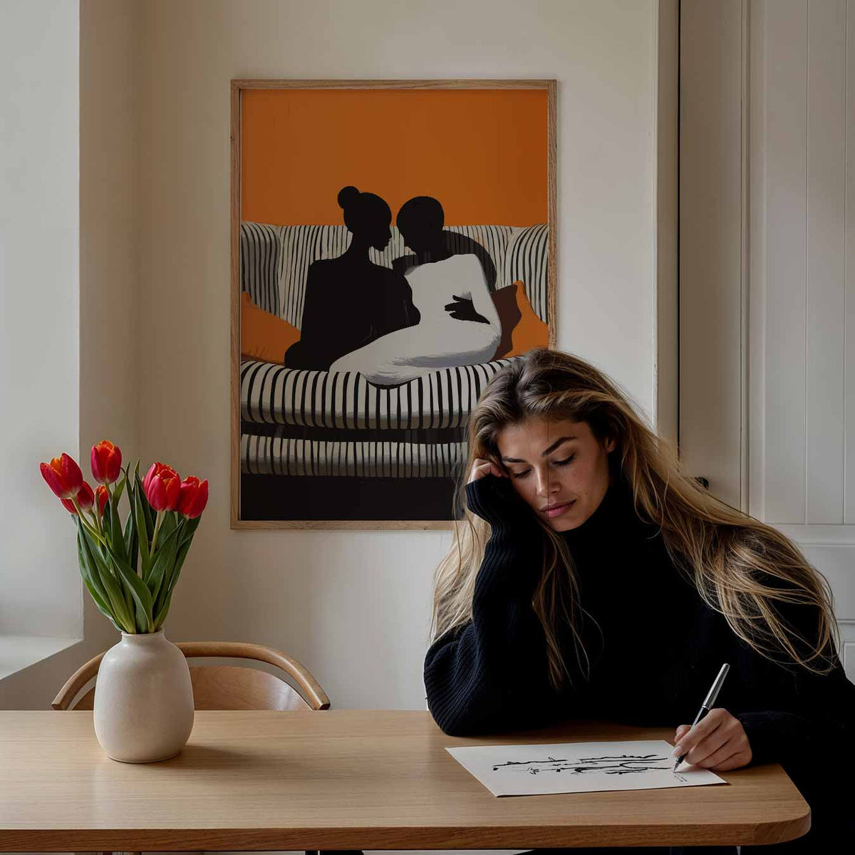 Intieme Silhouetten op Stijlvolle Bank – staande muurposter met zomerse uitstraling