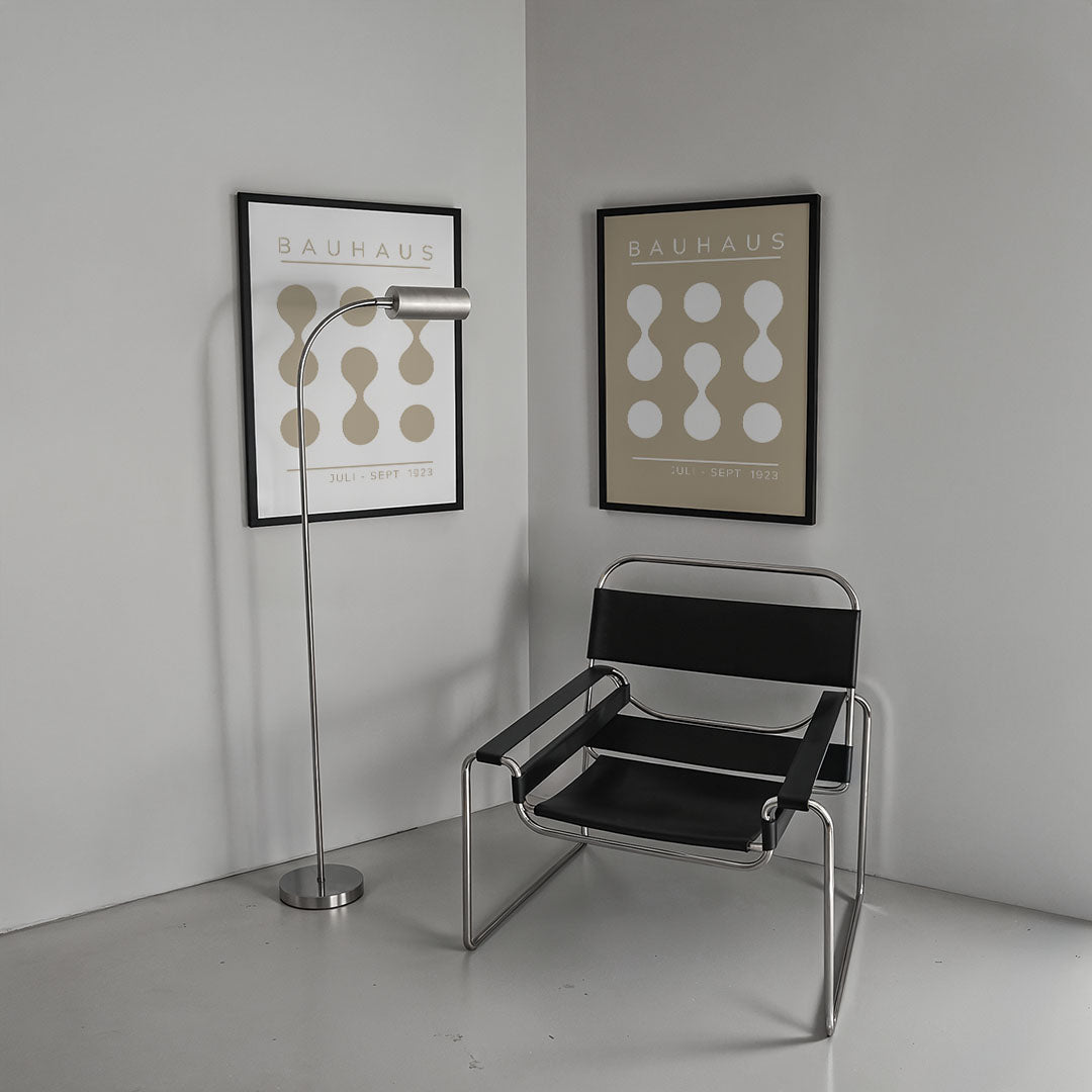 Vorm en balans Posterset-Bauhaus-geïnspireerde geometrische posters in een modern interieur