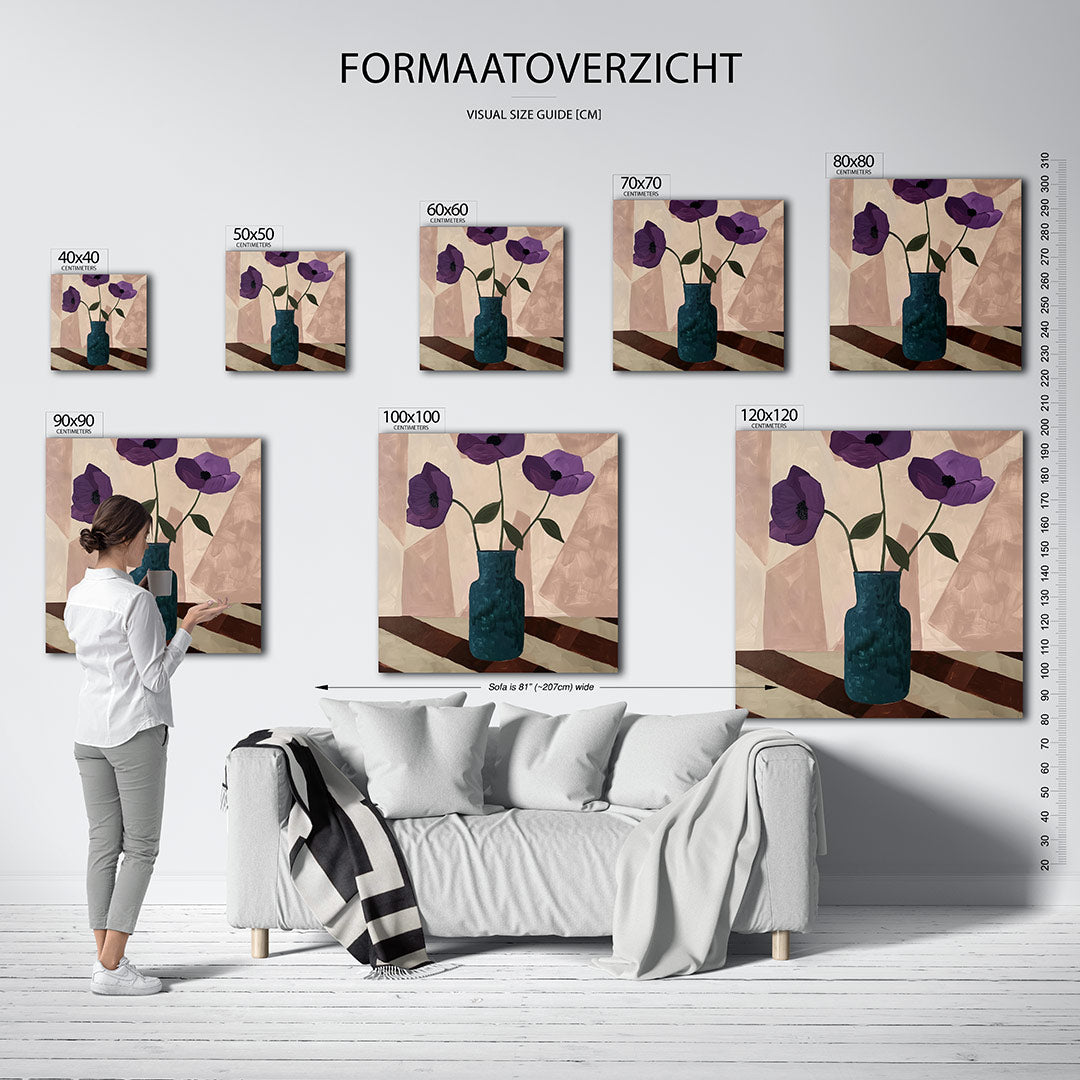Bloemen in vaas kunstwerk – materiaalweergave – dit werk toont een vaas met paarse bloemen tegen een beige achtergrond. De