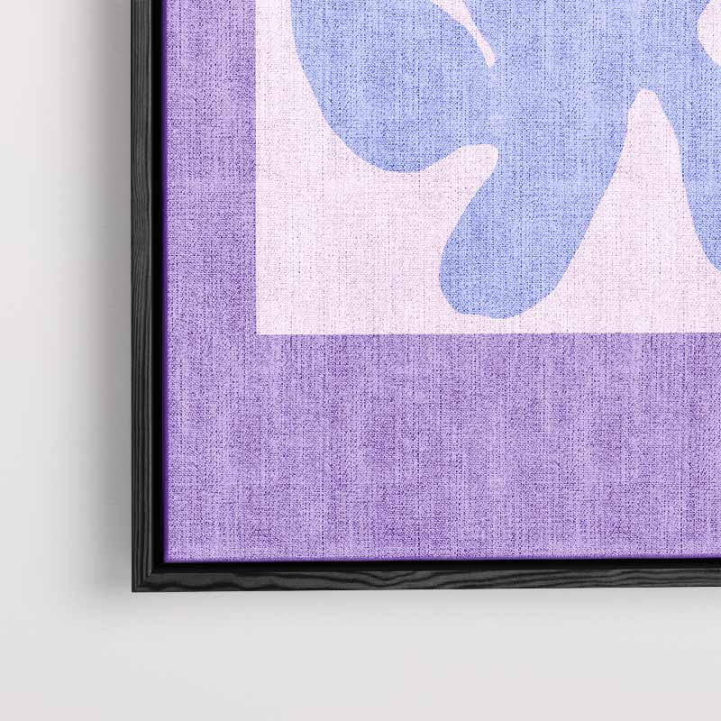 Abstracte Bladvorm in Paarstinten – kunstwerk met zwarte baklijst