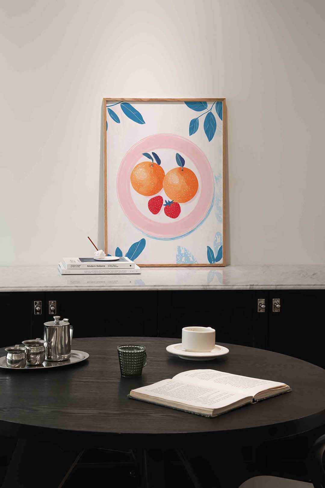 Fruit op bord – moderne poster in staand formaat